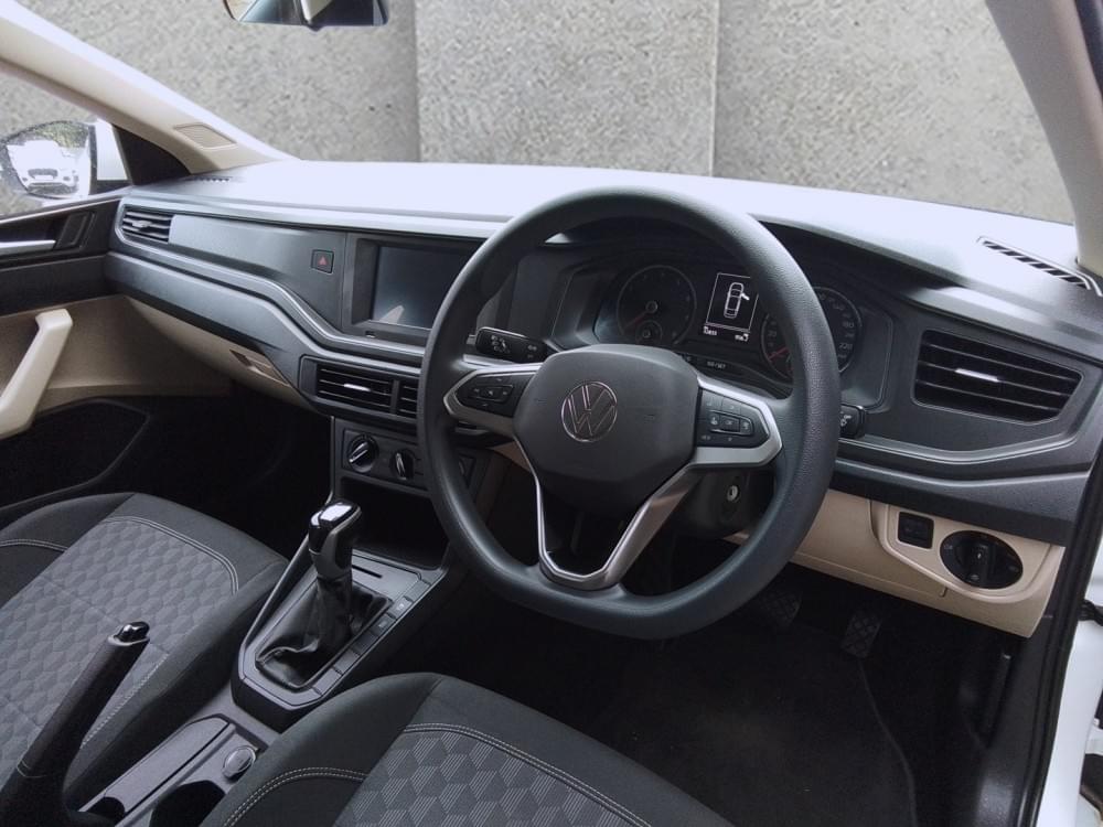 Volkswagen Polo Sedan 1.6 Tiptronic