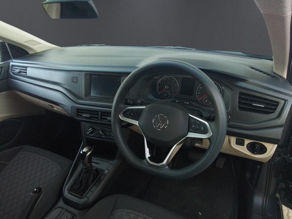 Volkswagen Polo Sedan 1.6 Tiptronic