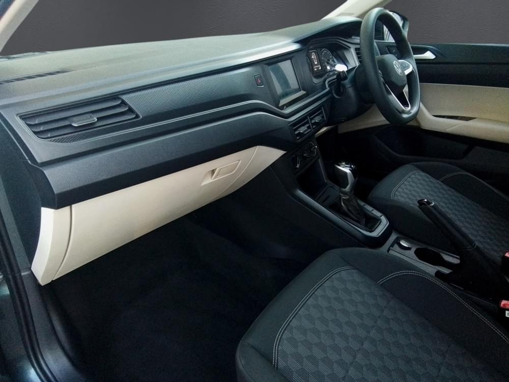 Volkswagen Polo Sedan 1.6 Tiptronic