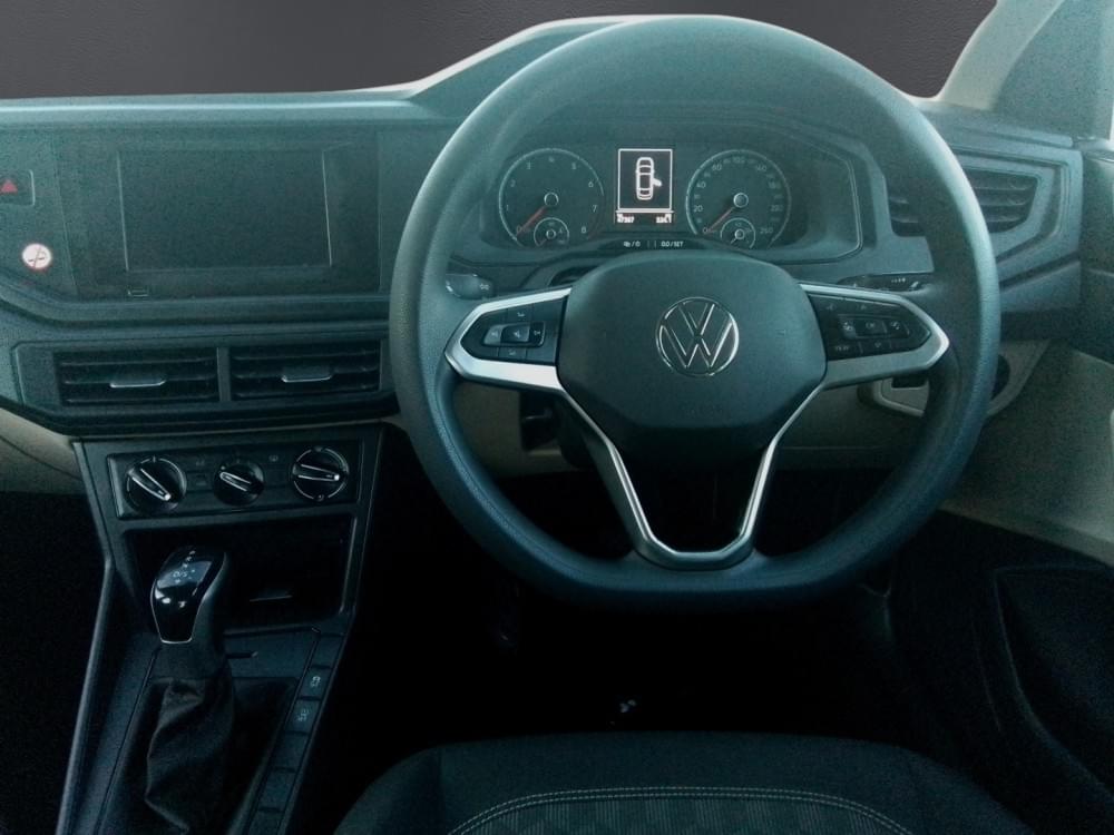 Volkswagen Polo Sedan 1.6 Tiptronic