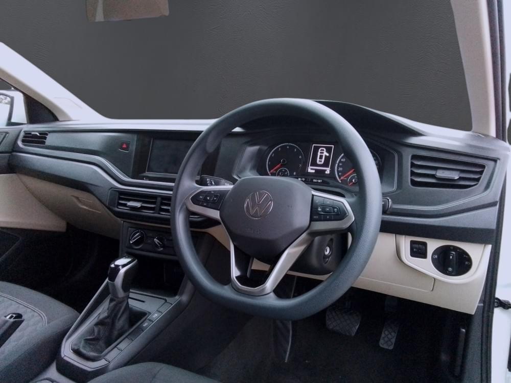 Volkswagen Polo Sedan 1.6 Tiptronic