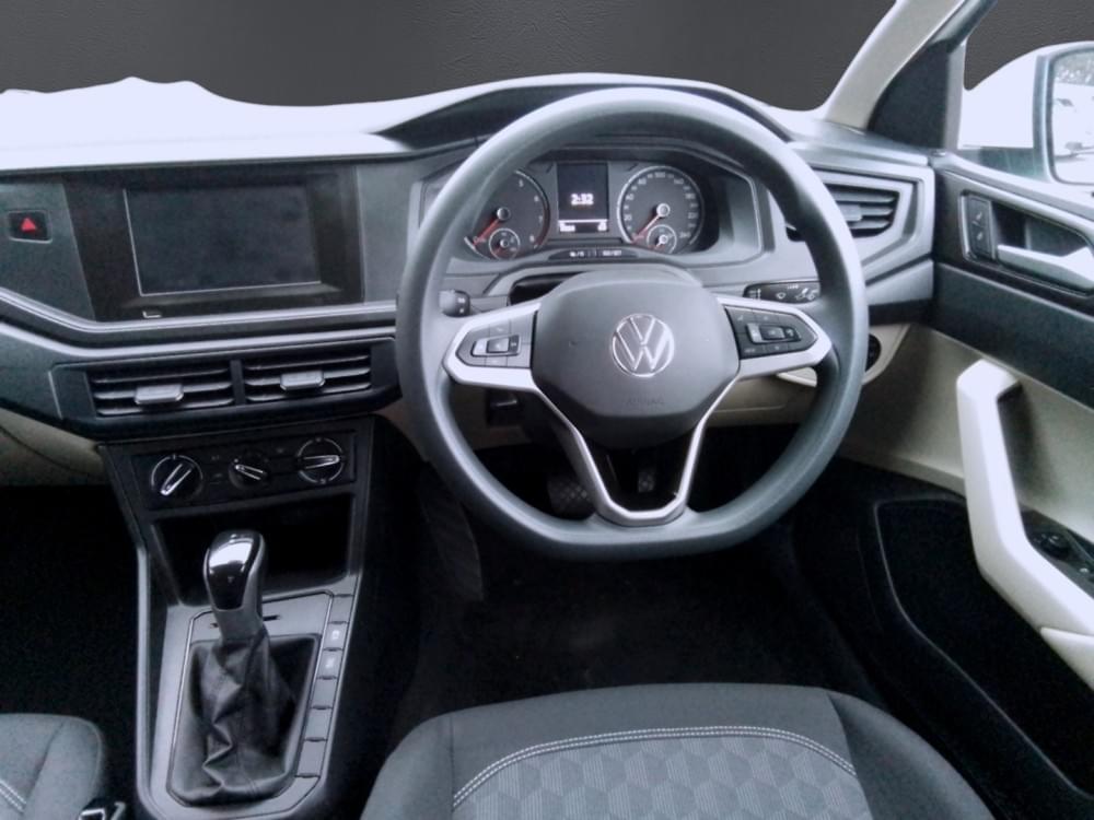 Volkswagen Polo Sedan 1.6 Tiptronic