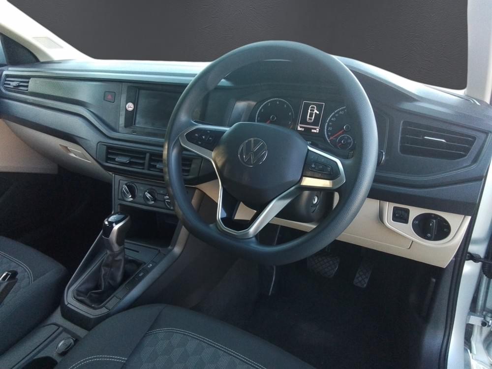Volkswagen Polo Sedan 1.6 Tiptronic