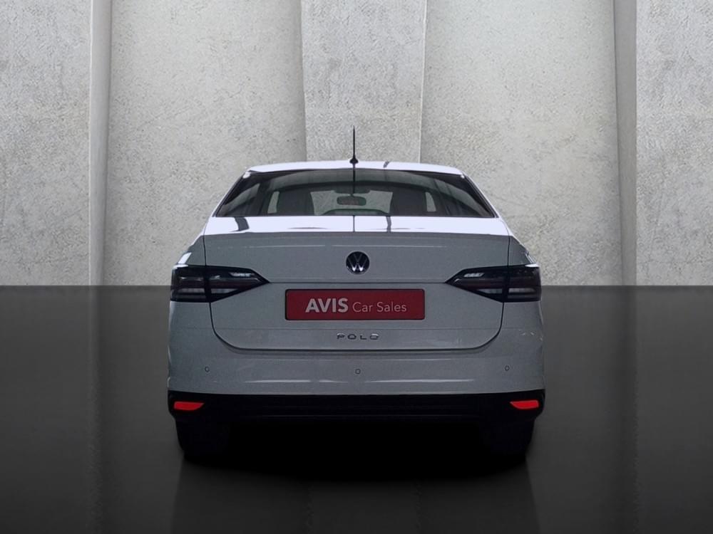 Volkswagen Polo Sedan 1.6 Base