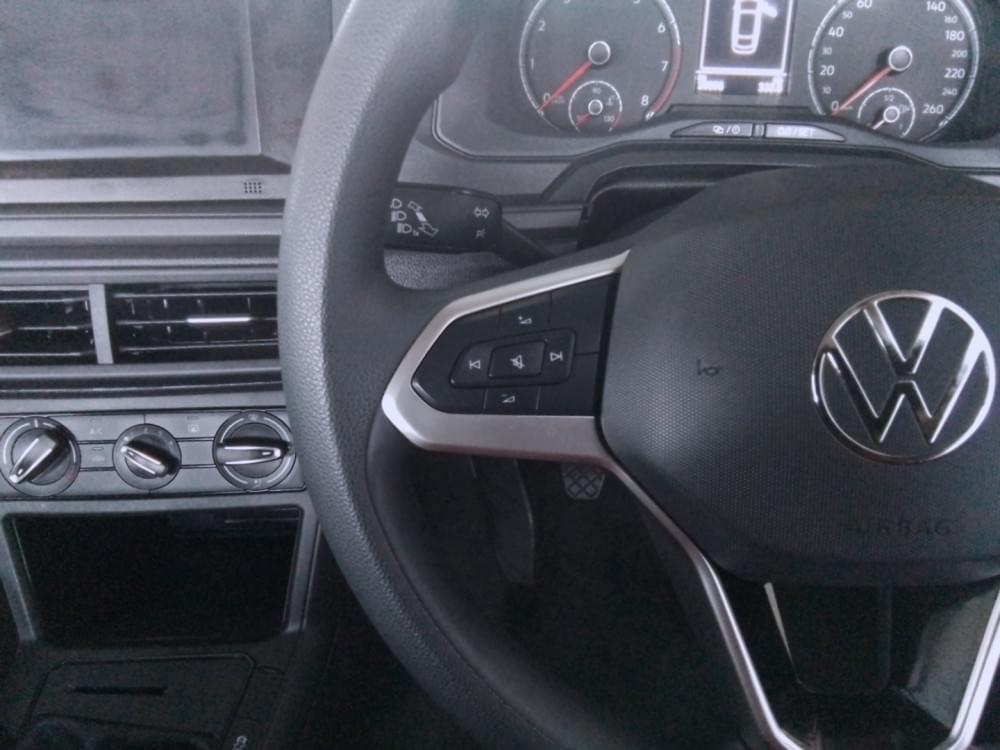 Volkswagen Polo Sedan 1.6 Base