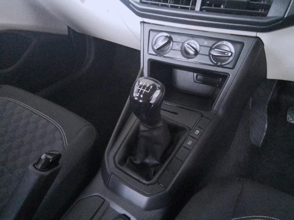 Volkswagen Polo Sedan 1.6 Base