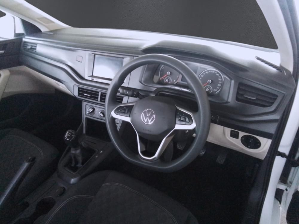 Volkswagen Polo Sedan 1.6 Base