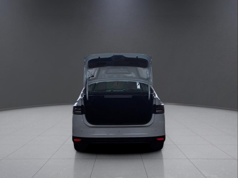 Volkswagen Polo Sedan 1.6 Base