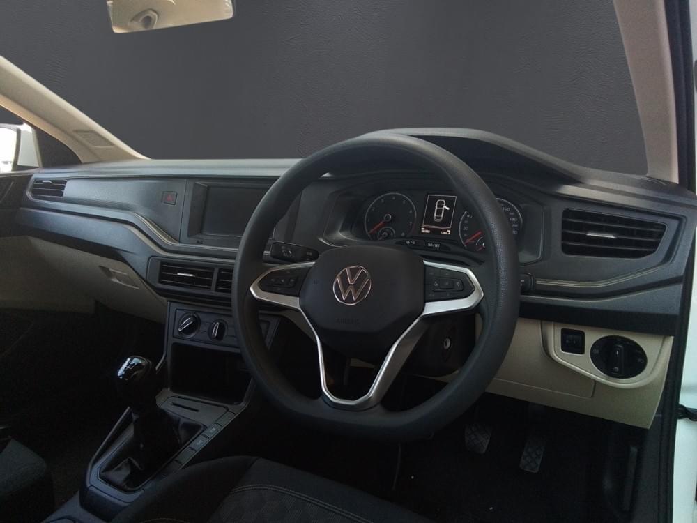 Volkswagen Polo Sedan 1.6 Base