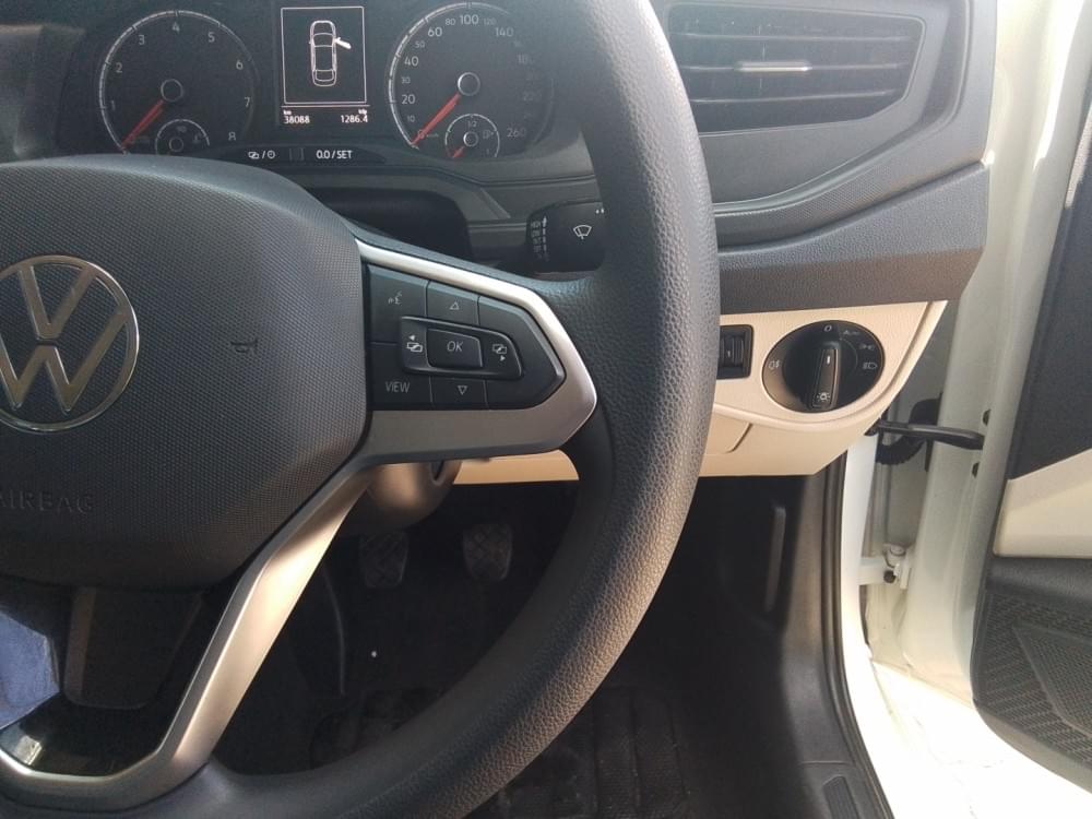 Volkswagen Polo Sedan 1.6 Base