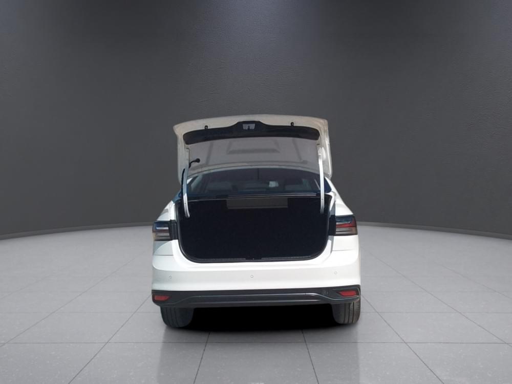 Volkswagen Polo Sedan 1.6 Base