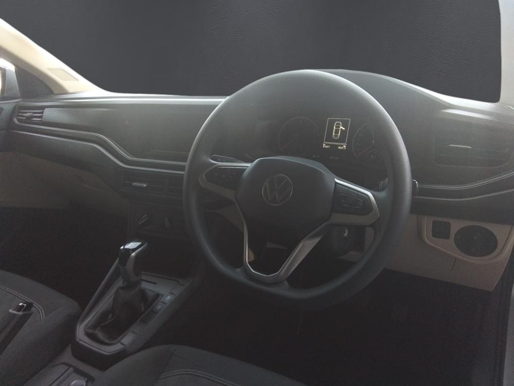 Volkswagen Polo Sedan 1.6 Tiptronic