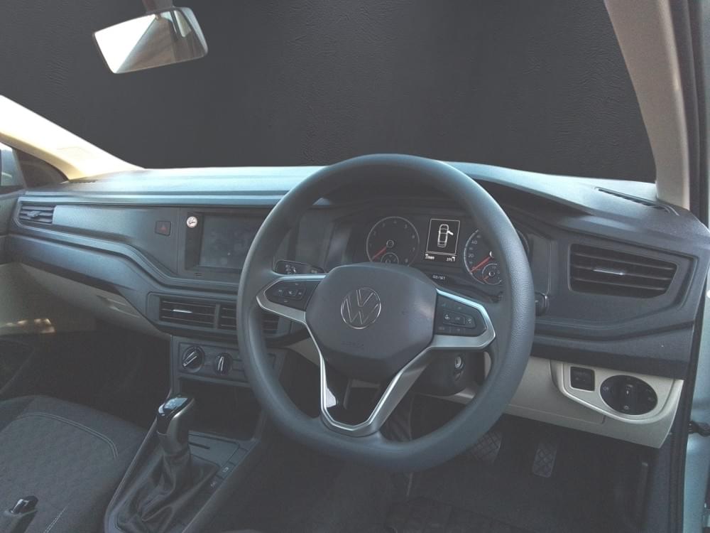 Volkswagen Polo Sedan 1.6 Tiptronic