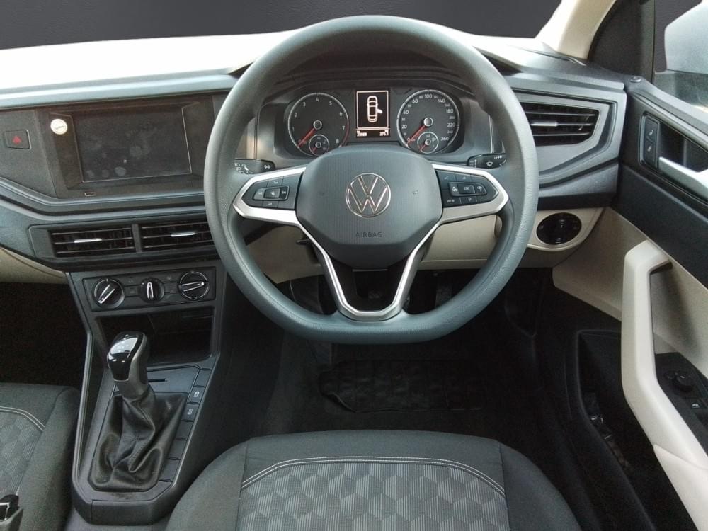 Volkswagen Polo Sedan 1.6 Tiptronic